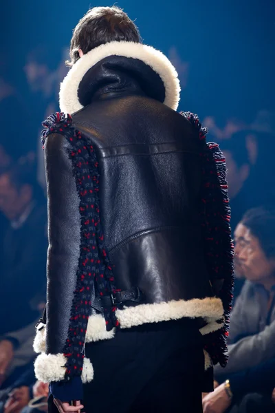 Look 27